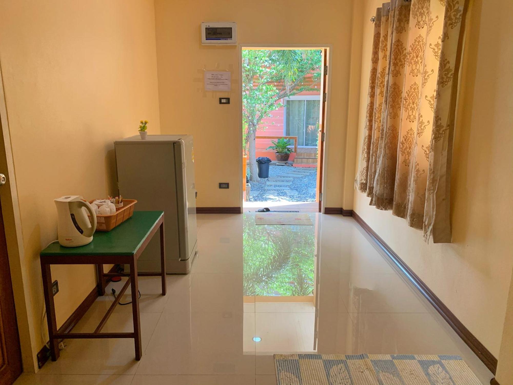 Thippawan Bungalow Ko Si Chang Buitenkant foto