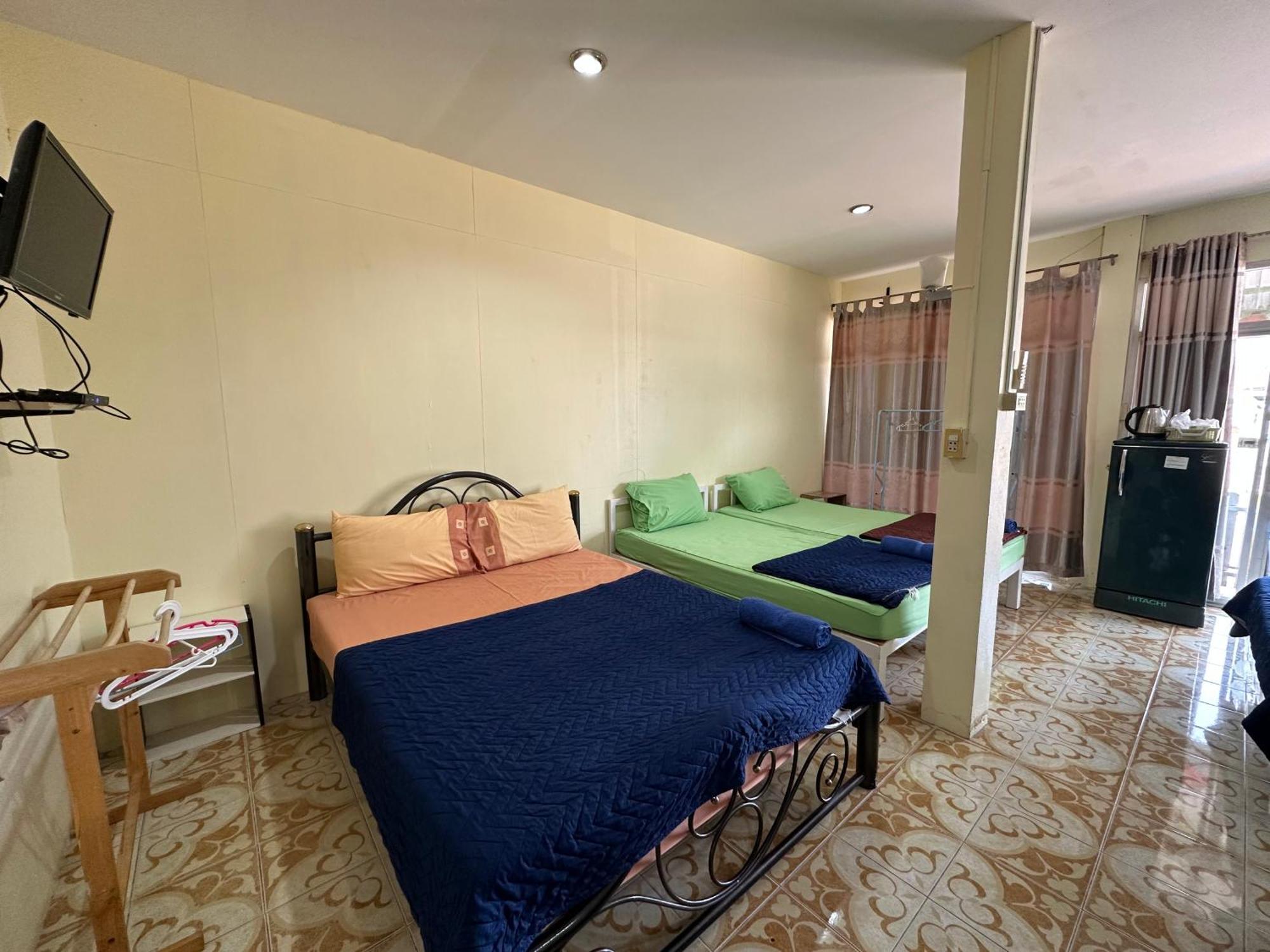 Thippawan Bungalow Ko Si Chang Buitenkant foto