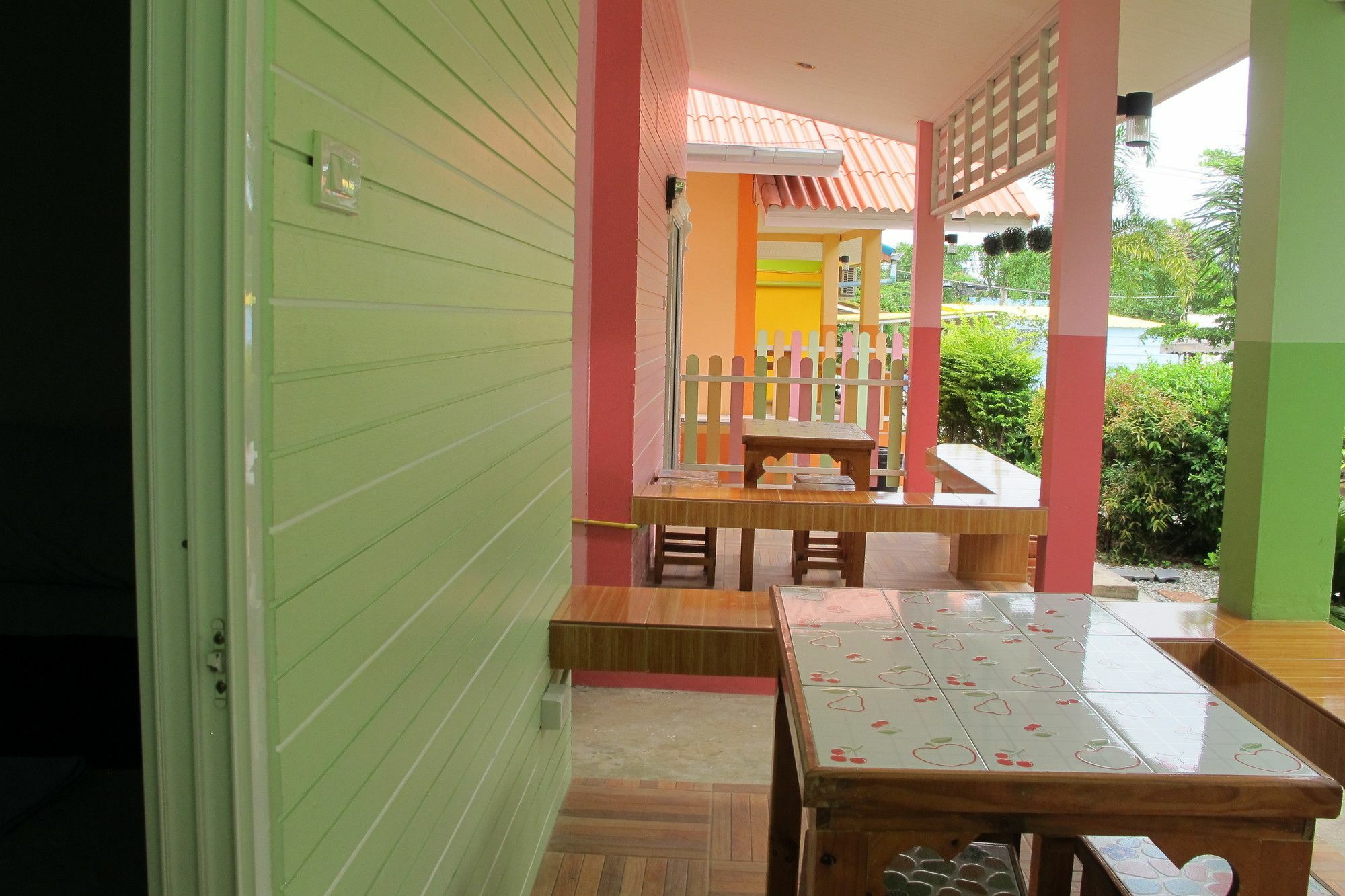Thippawan Bungalow Ko Si Chang Buitenkant foto