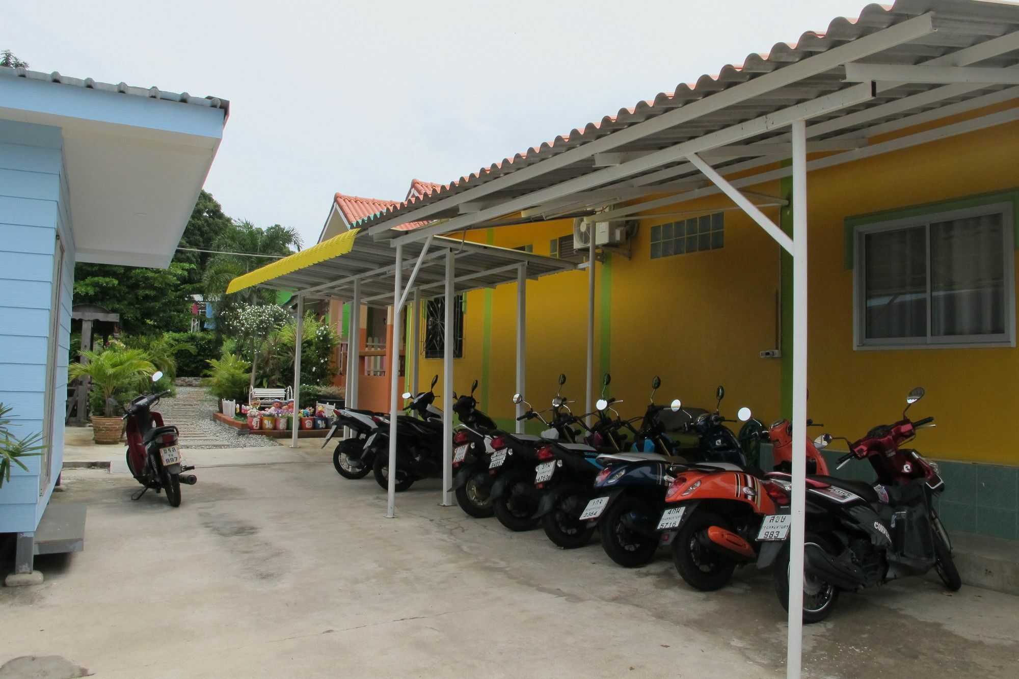 Thippawan Bungalow Ko Si Chang Buitenkant foto