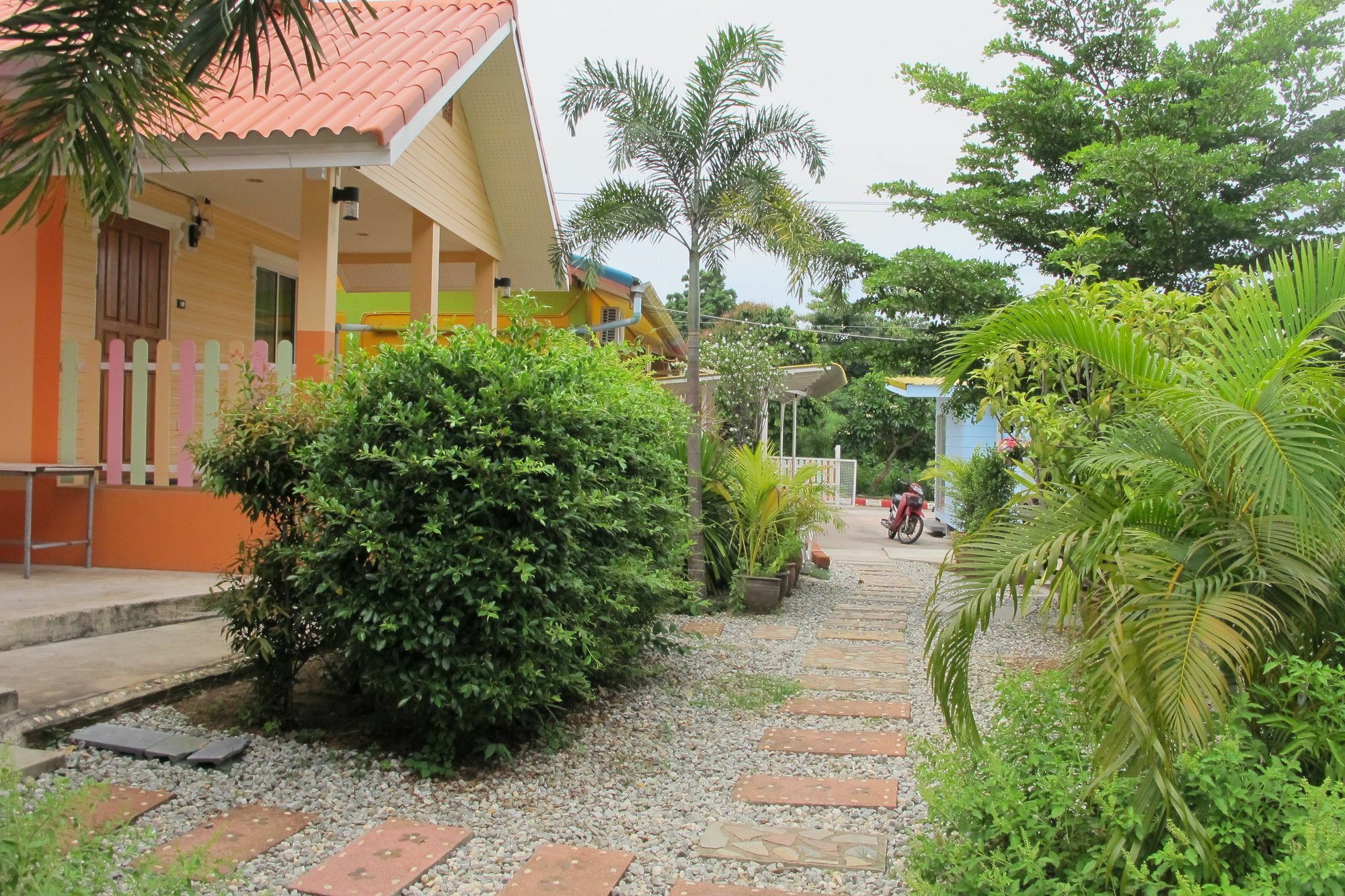 Thippawan Bungalow Ko Si Chang Buitenkant foto