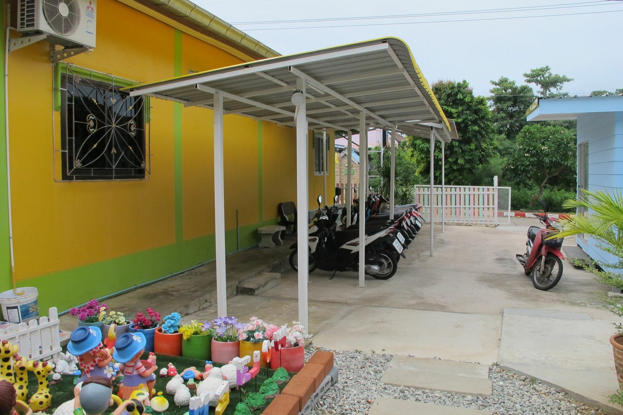Thippawan Bungalow Ko Si Chang Buitenkant foto