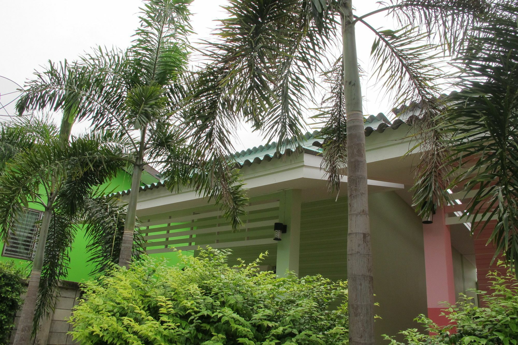 Thippawan Bungalow Ko Si Chang Buitenkant foto