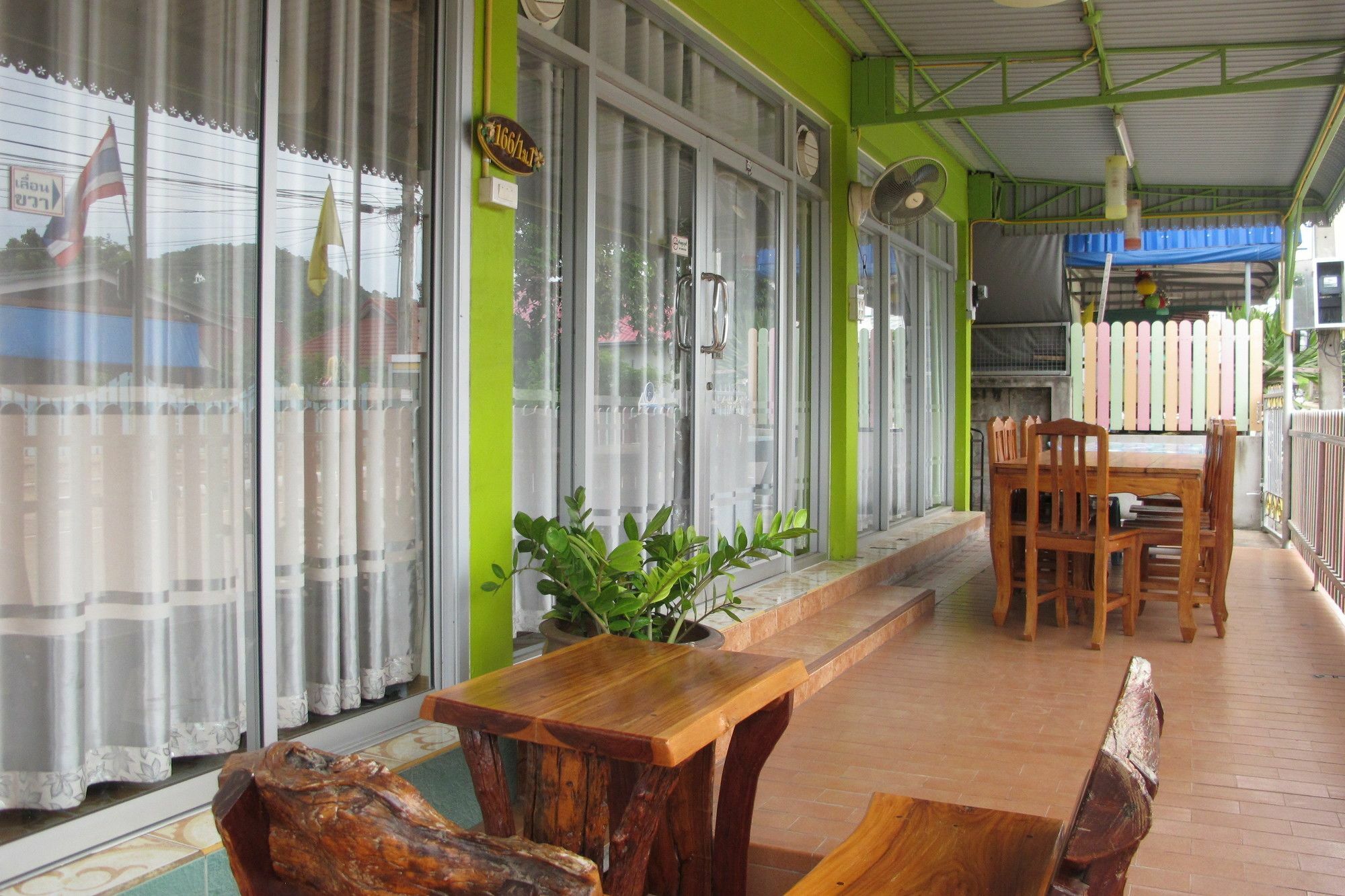 Thippawan Bungalow Ko Si Chang Buitenkant foto
