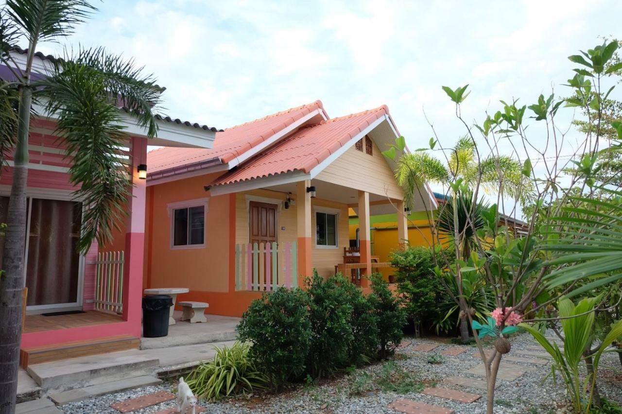 Thippawan Bungalow Ko Si Chang Buitenkant foto