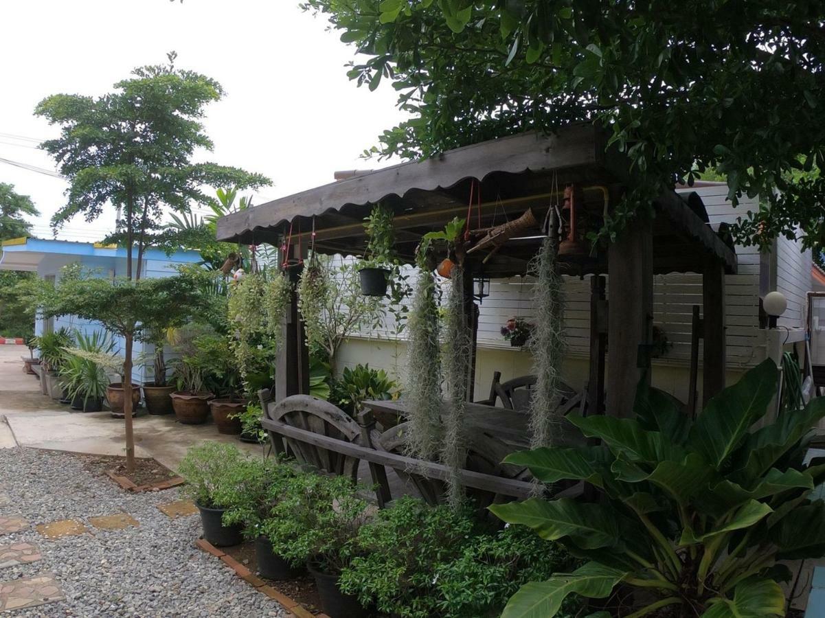 Thippawan Bungalow Ko Si Chang Buitenkant foto