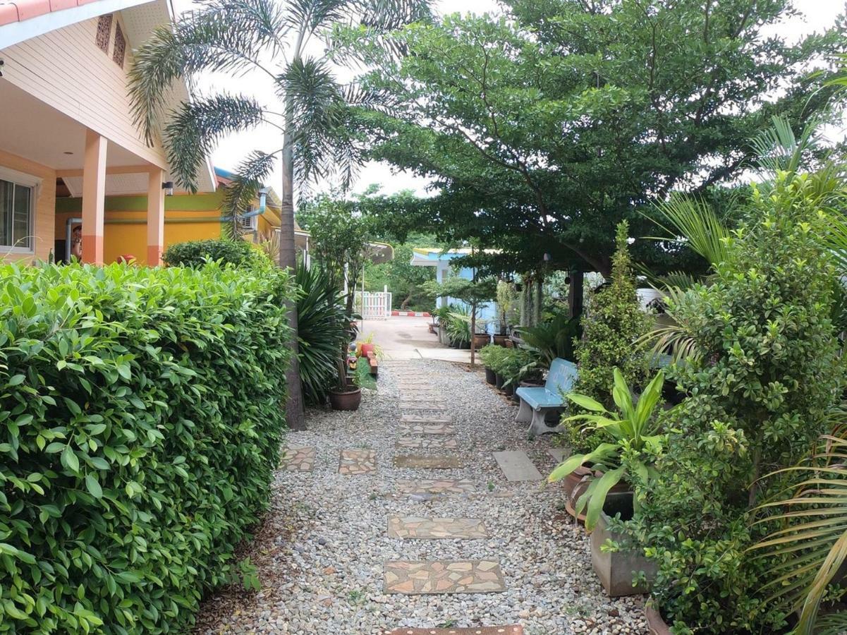 Thippawan Bungalow Ko Si Chang Buitenkant foto