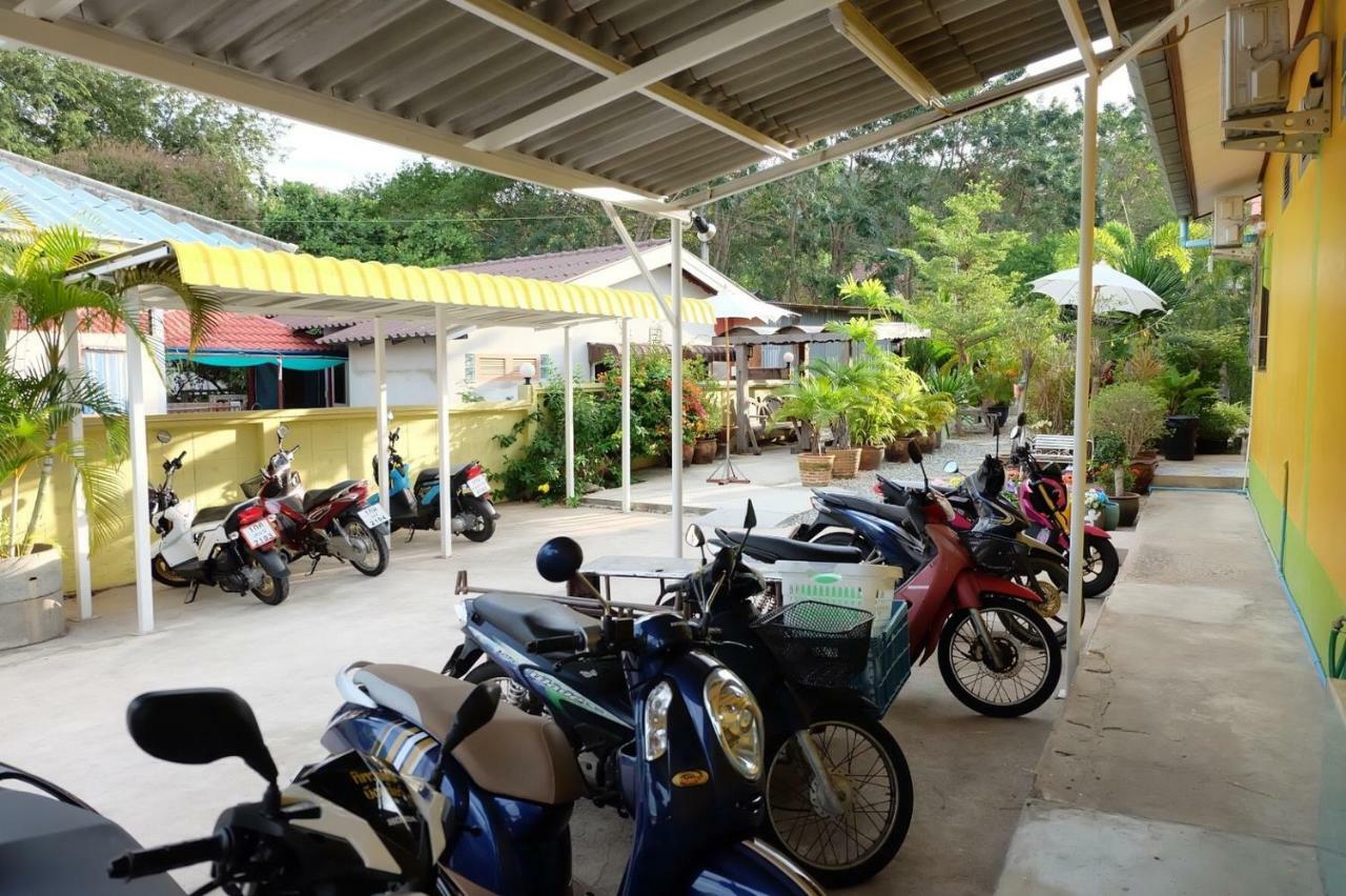 Thippawan Bungalow Ko Si Chang Buitenkant foto