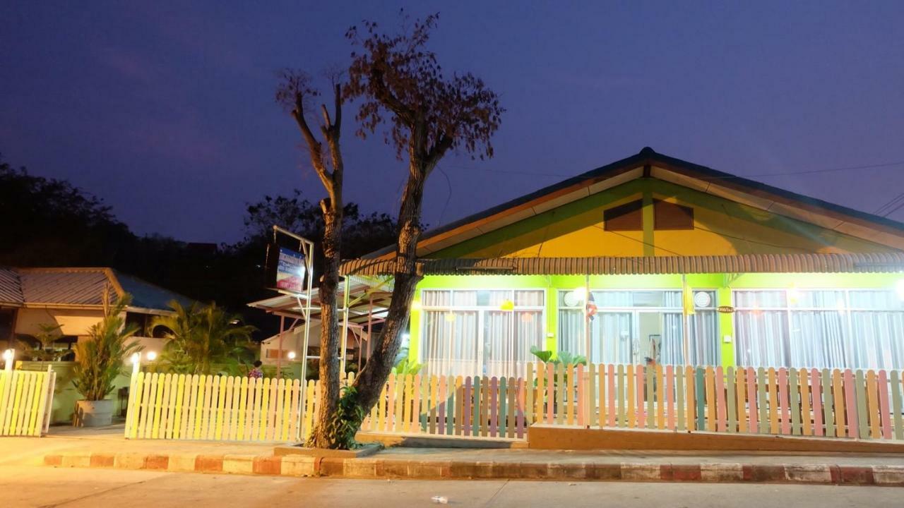 Thippawan Bungalow Ko Si Chang Buitenkant foto